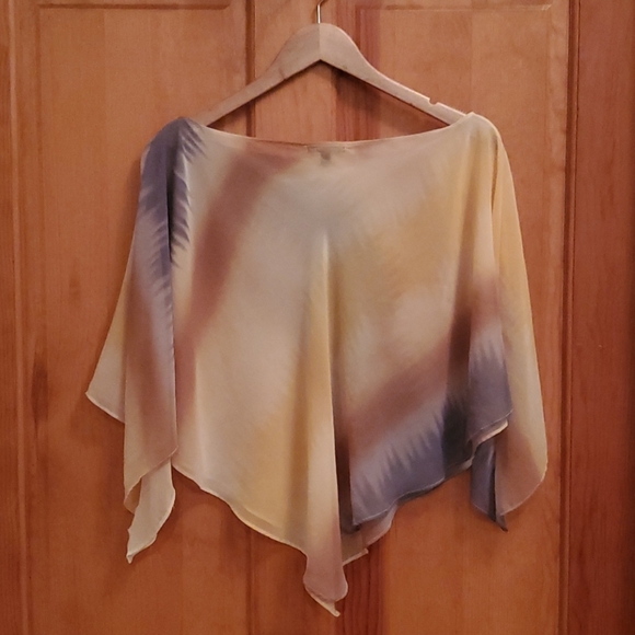 SOLD TOP DAISY FUENTES OS TRI COLOR - Picture 2 of 3